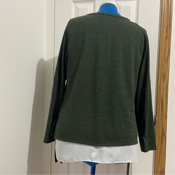Dorothy Perkins women green knit and white polyester pullover top. Size 16. Used - Picture 5 of 8